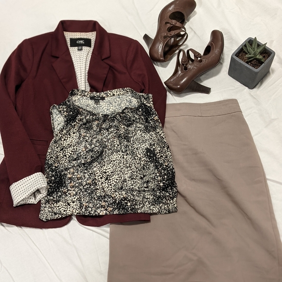 Cotton blend pencil skirt - Picture 2 of 7